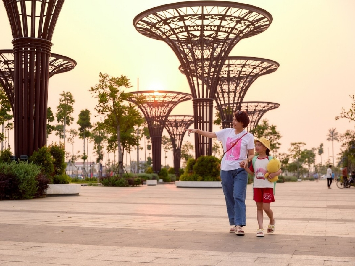 Quảng trường biển Sầm Sơn là điểm check in không thể bỏ qua.