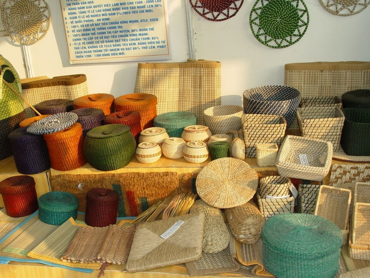 Sợi cói được tận dụng làm nên nhiều sản phẩm khác.
