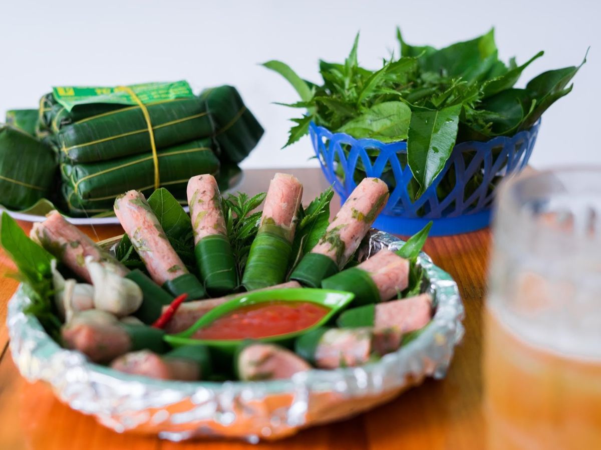 Nem chuẩn có màu hồng nhạt tự nhiên, mùi thơm nhẹ và không bị chảy nước.