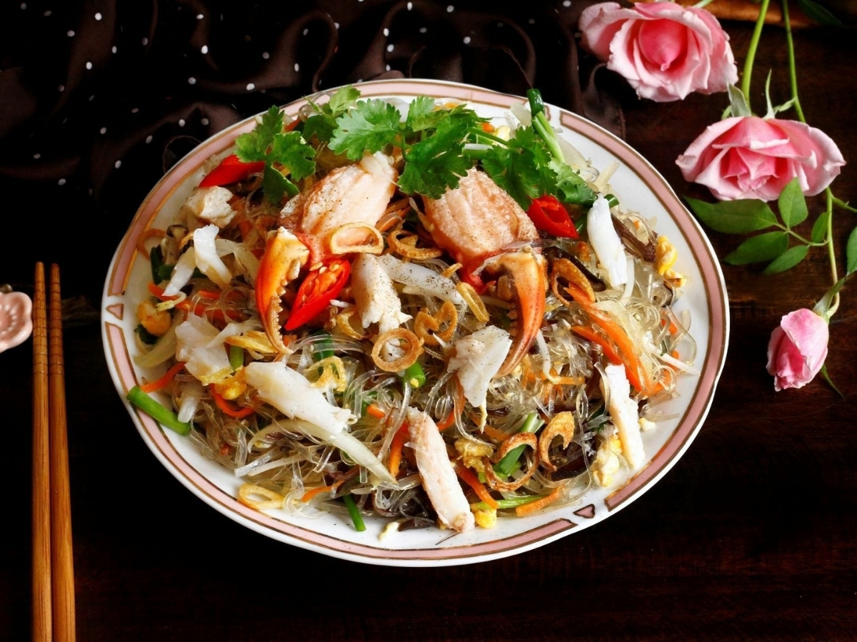 Miến dong có thể sử dụng để làm món miến xào.