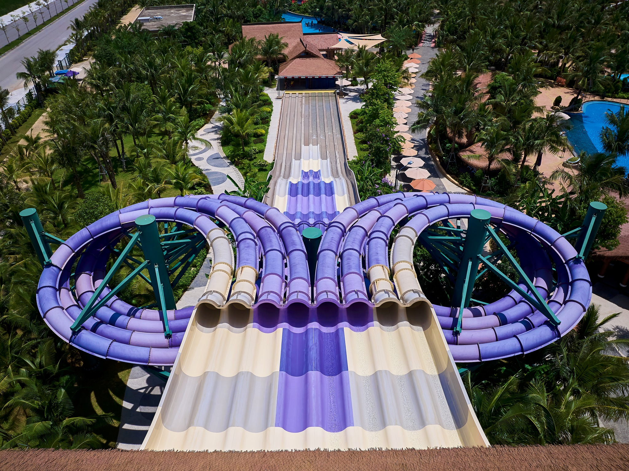 Sun World Sam Son là tổ hợp vui chơi, giải trí quy mô lớn, quy tụ nhiều trò chơi nước hiện đại.