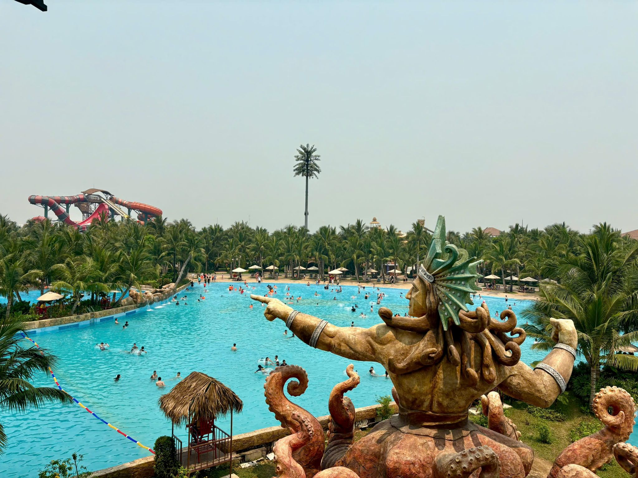 Vịnh Sóng Thần là một trong những hồ tạo sóng nổi bật tại Sun World Sam Son. (Nguồn: Sưu tầm)