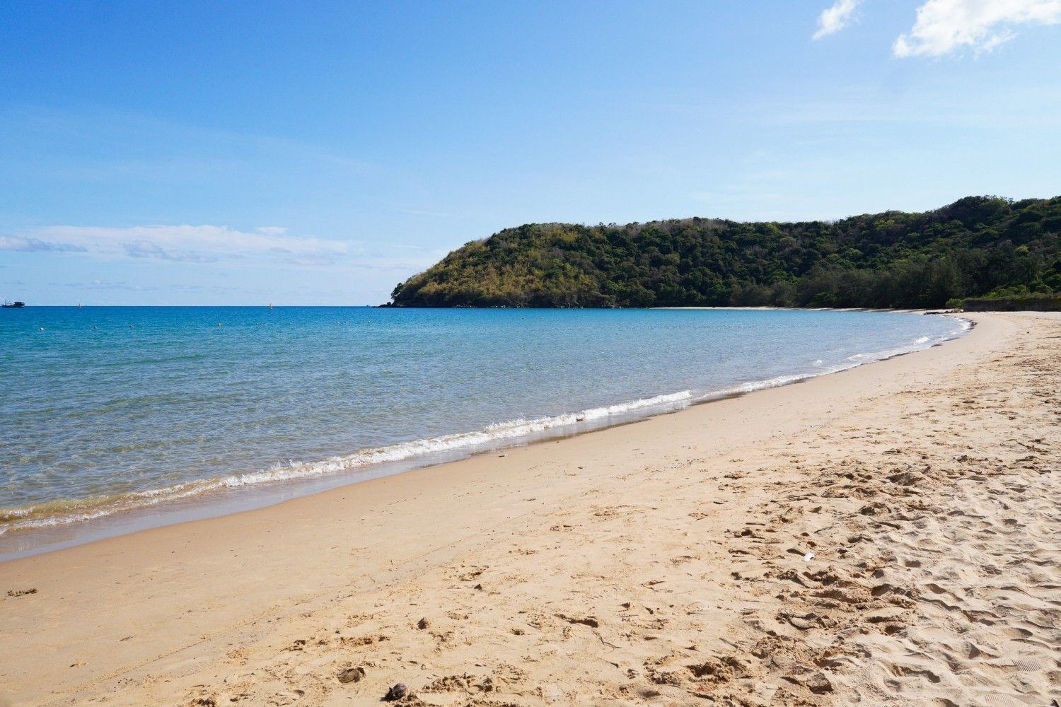 Du khách cần chú ý bảo vệ thiên nhiên khi du lịch Bãi Đầm Trầu