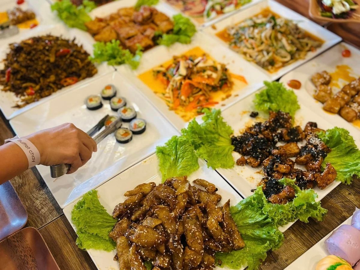 Văn hóa buffet chay ngày càng được nhiều du khách và người dân lựa chọn. 