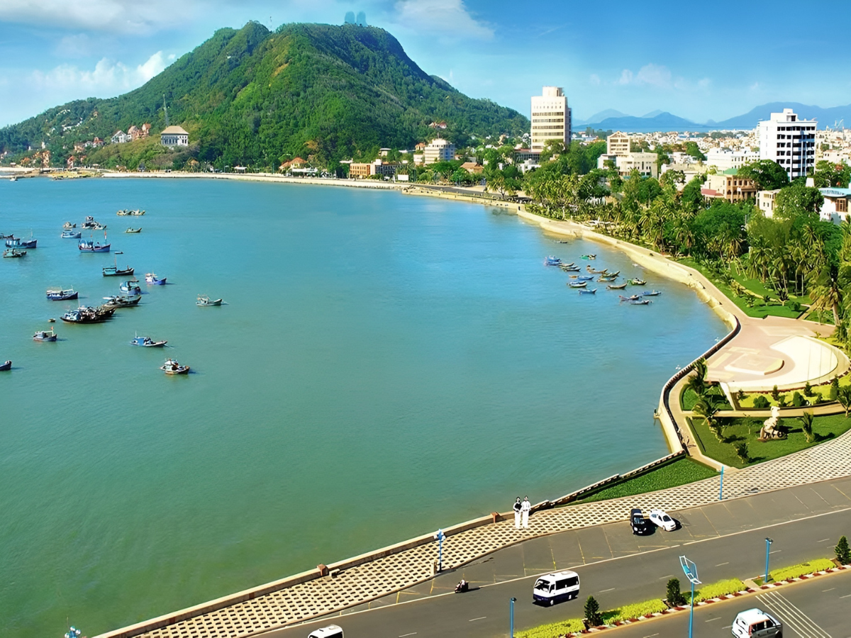 Bãi Trước Vũng Tàu - điểm ngắm hoàng hôn tuyệt đẹp bên bờ biển. 