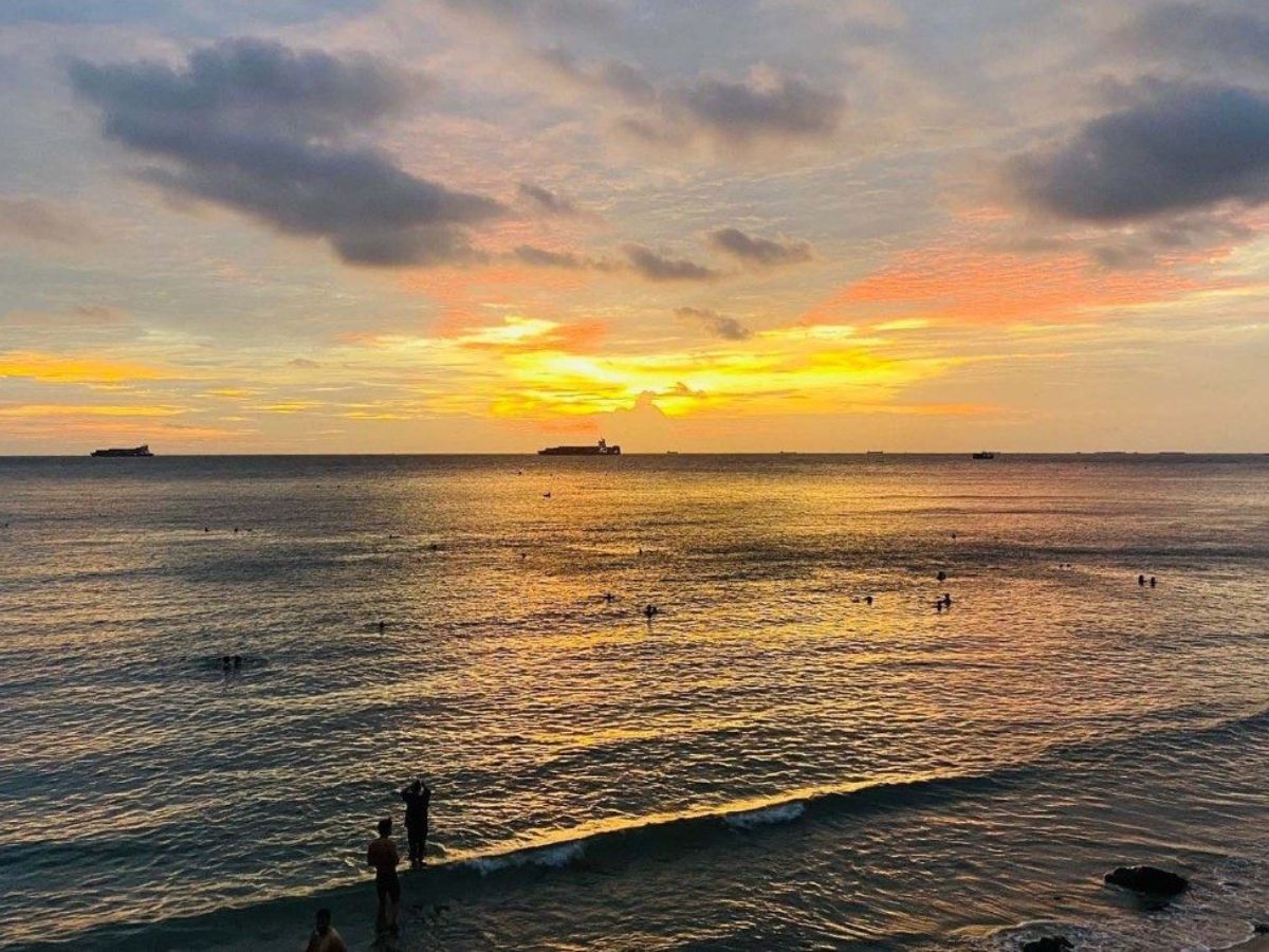 Hoàng hôn trên biển Bãi Dứa đẹp, thơ mộng, thu hút du khách