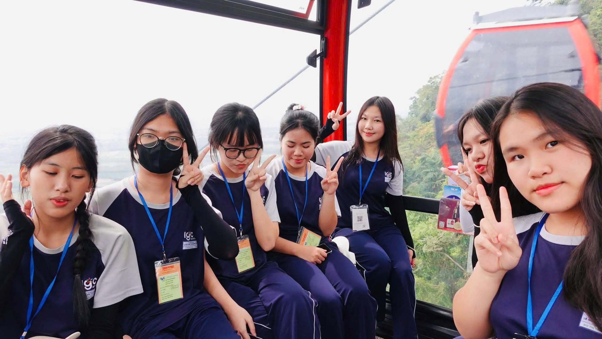 Sinh viên cần chuẩn bị thẻ sinh viên hợp lệ để được hưởng chính sách giá vé ưu đãi tại Sun World Ba Den Mountain.