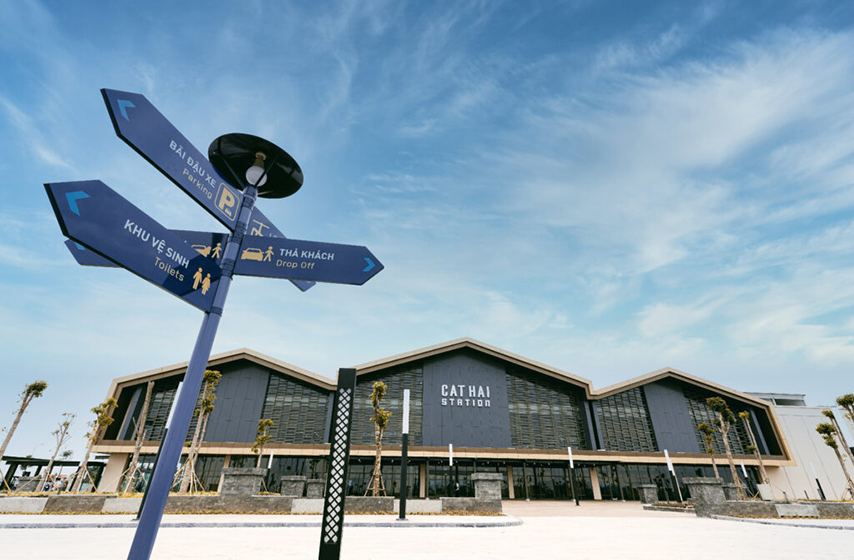 Bạn có thể gửi lại xe tại bãi trông giữ của ga Cáp Treo Sun World Cat Ba Sun World Cát Bà, có nhận trông coi qua đêm với bảng giá niêm yết, rõ ràng