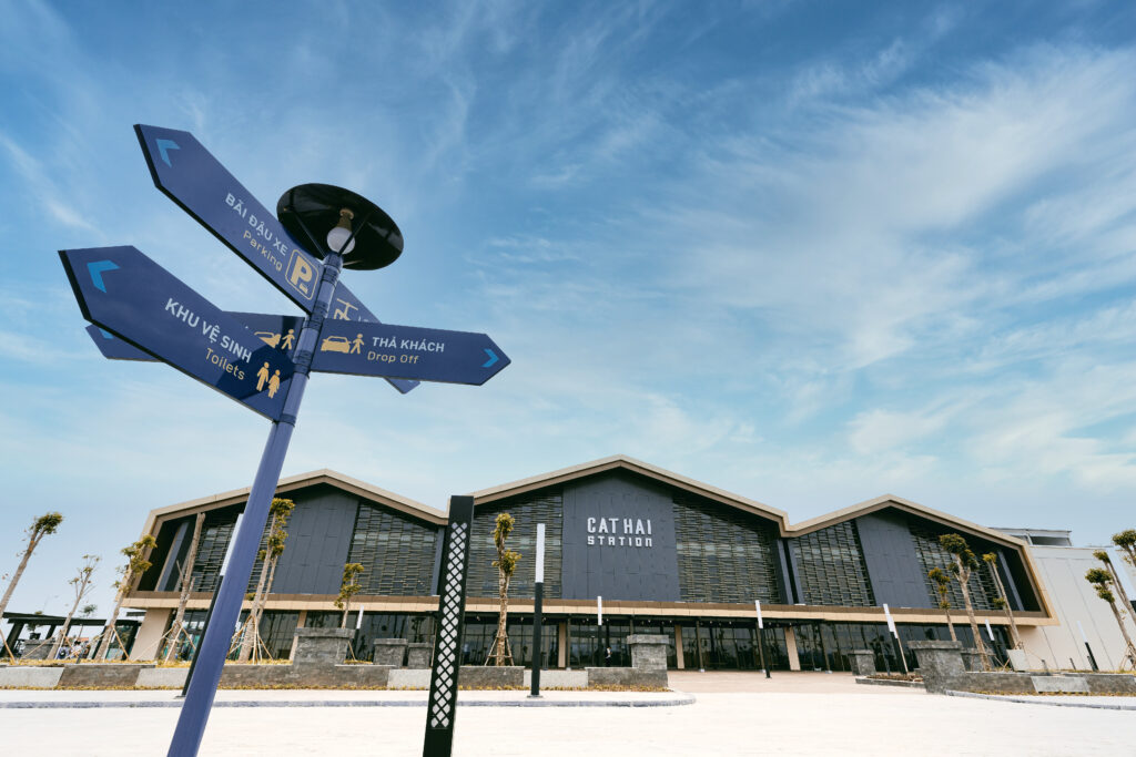 Bãi đậu xe của Nhà ga Cát Hải rộng tới 5 ha