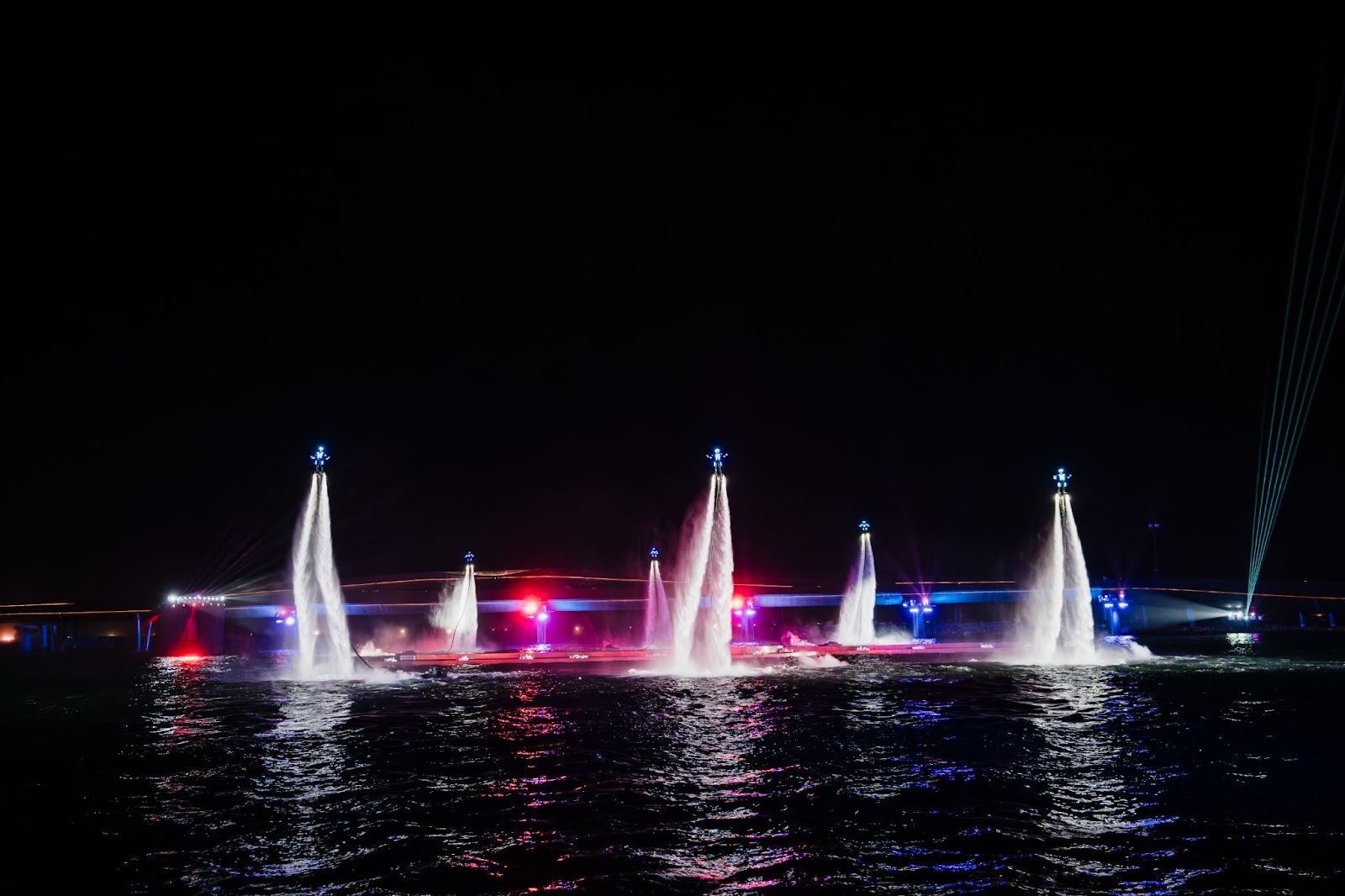 Bản giao hưởng đại dương” còn khiến du khách ấn tượng bởi quy mô đầu tư và chất lượng trình diễn mang tầm quốc tế.