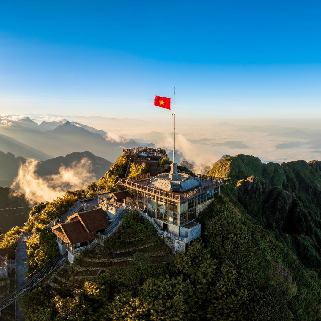 Sun World ba miền tưng bừng cờ hoa mừng Đại hội Đảng lần thứ XIV