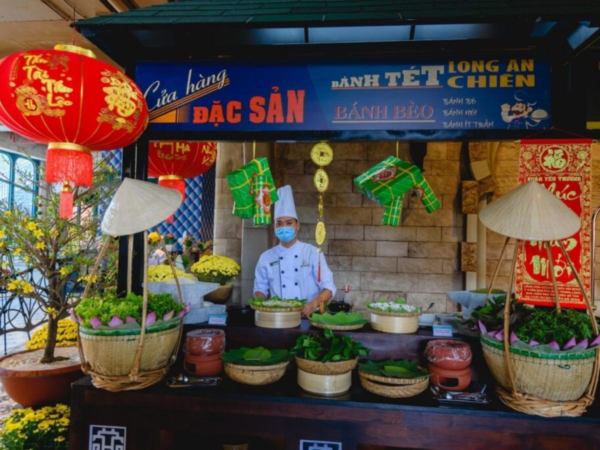 Nằm trong khu du lịch Sun World Ba Den Mountain, Buffet Vân Sơn và Sol Kitchen phục vụ buffet chay.