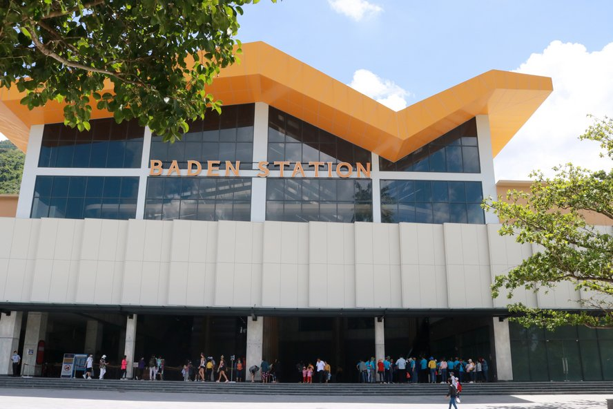 Du khách có thể mua trực tiếp tại ga Bà Đen. (