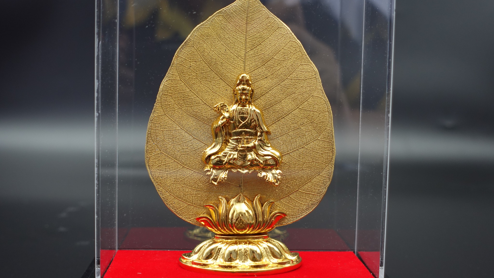 Các mô hình tượng Phật gây ấn tượng với nhiều du khách