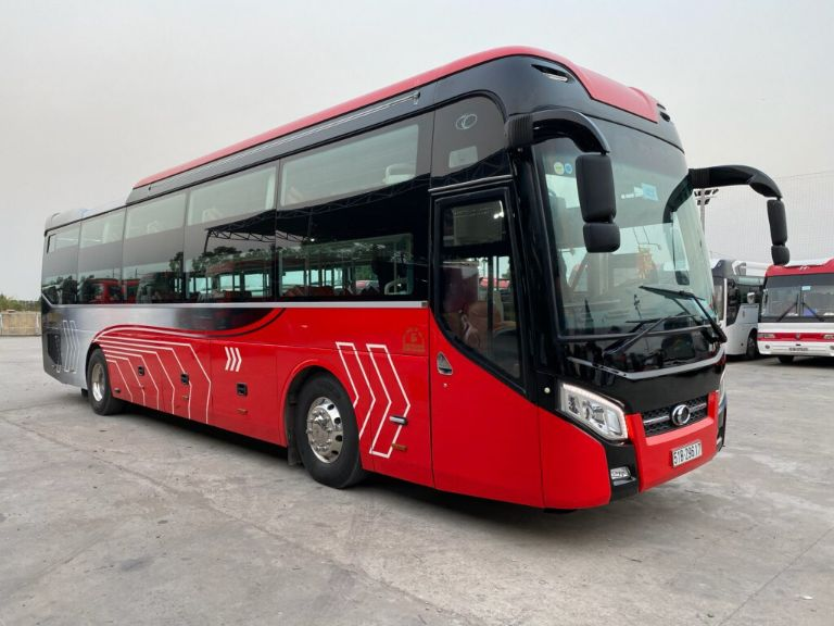 Xe khách đường dài đòi hỏi sức khỏe tốt từ du khách. 