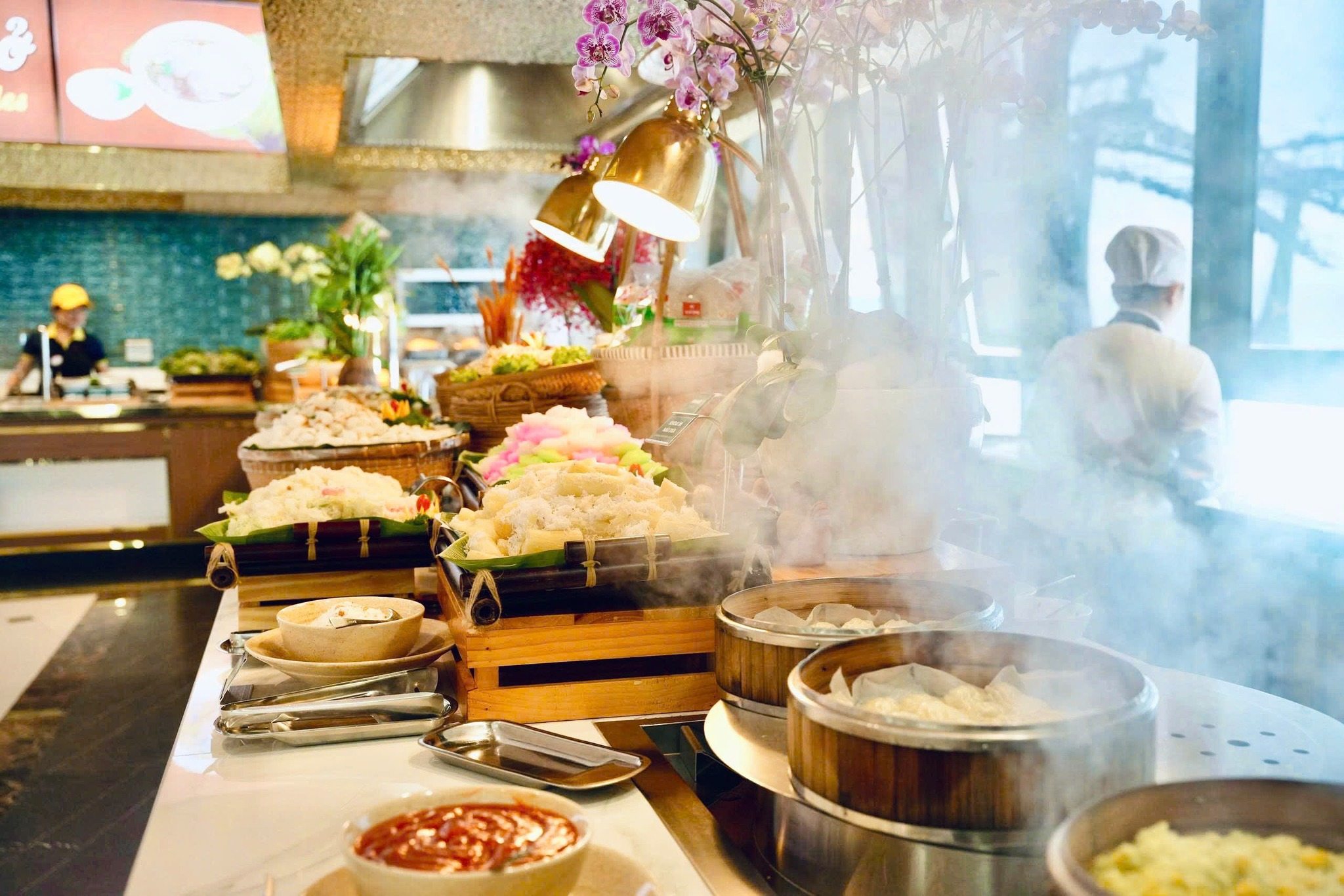 Các món ăn hấp dẫn tại nhà hàng buffet Vân Sơn