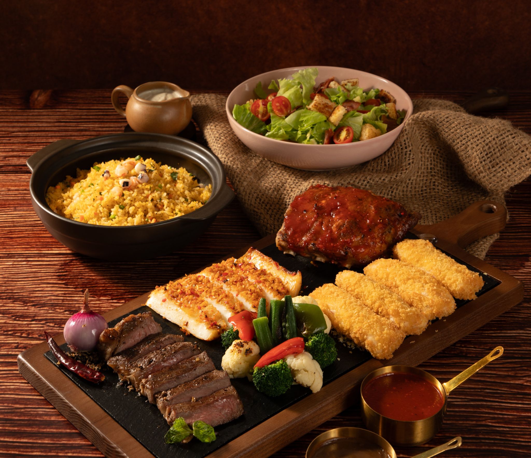 Thực đơn đa dạng món ăn tại Sun Bavaria Cat Ba.