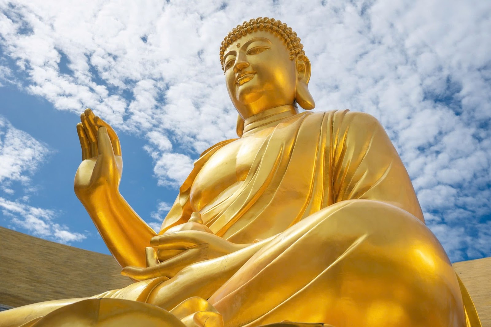 Ngài là biểu tượng của trí tuệ, soi sáng vô minh cho chúng sinh