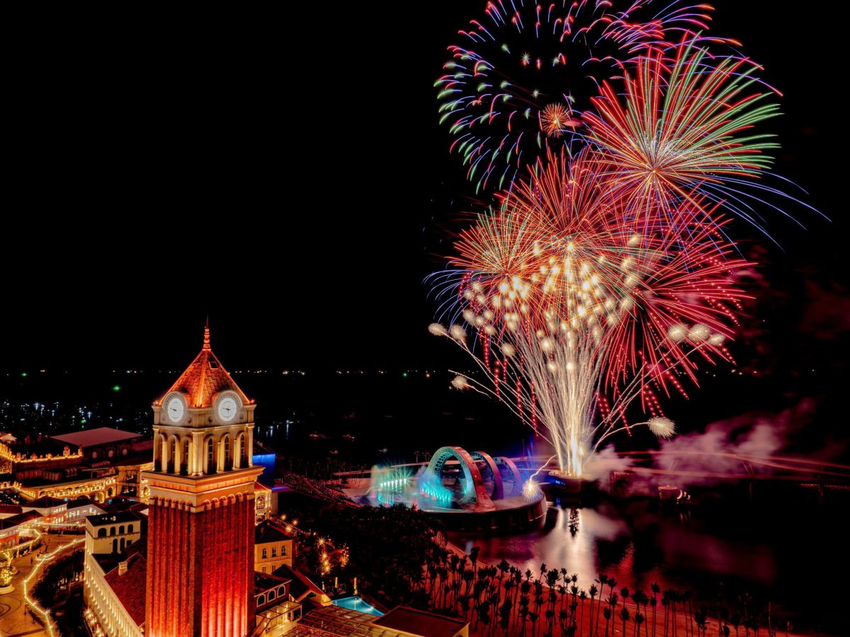 Show diễn Kiss of the Sea.