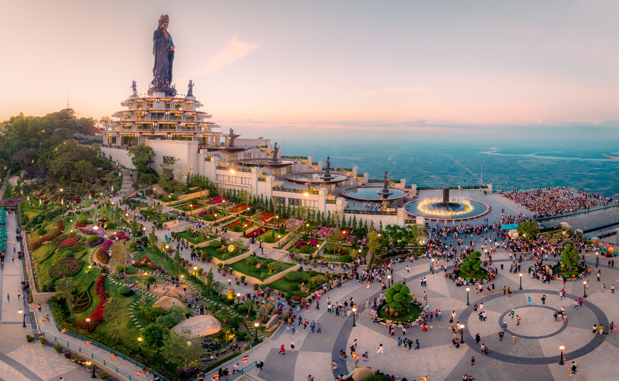 Núi Bà Đen ngày càng khẳng định vị thế điểm đến văn hóa giàu bản sắc của Nam Bộ.