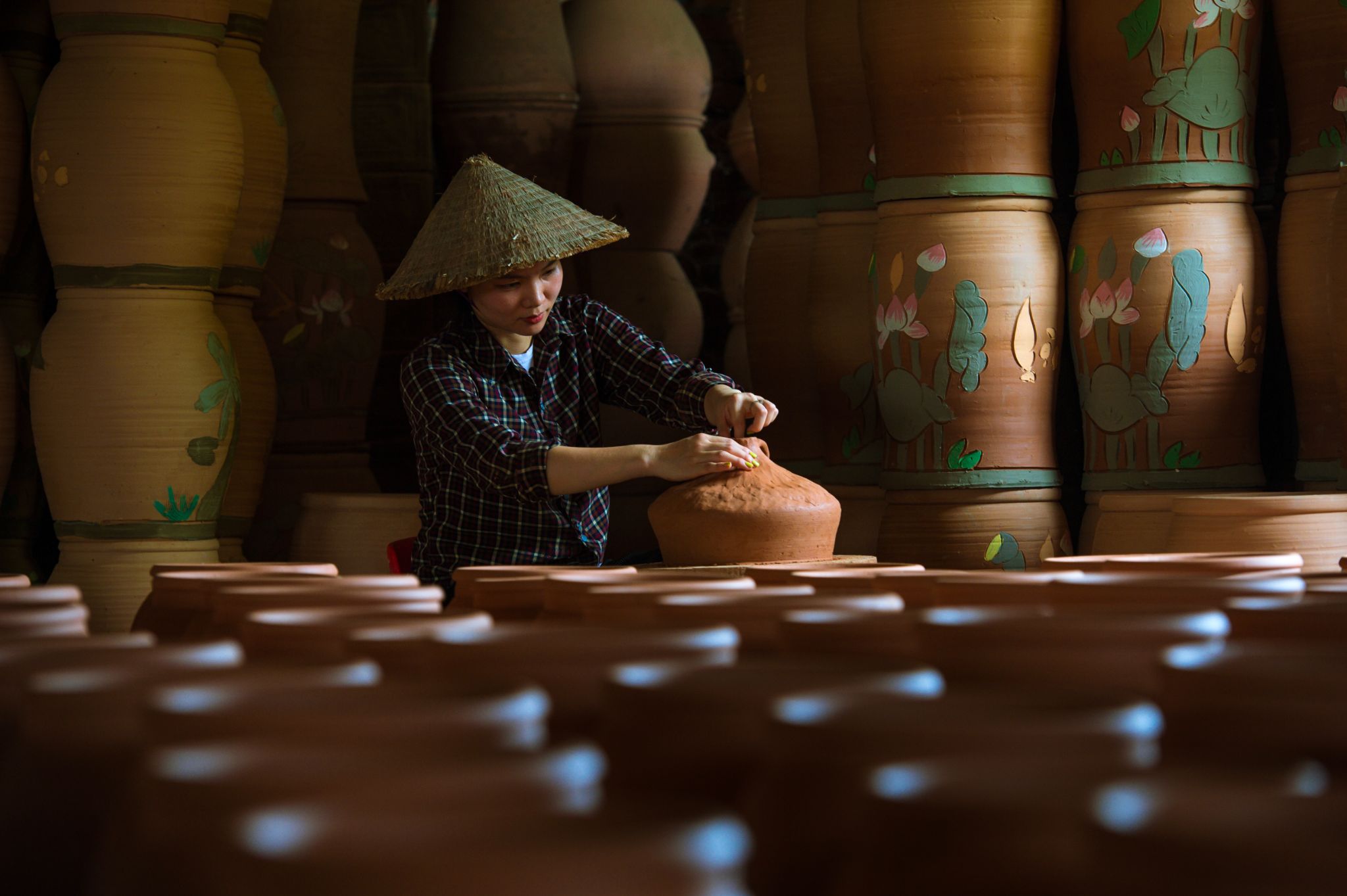 Nằm bên dòng sông Cầu tại tỉnh Bắc Ninh, làng gốm Phù Lãng có lịch sử hơn 700 năm từ thời nhà Trần.