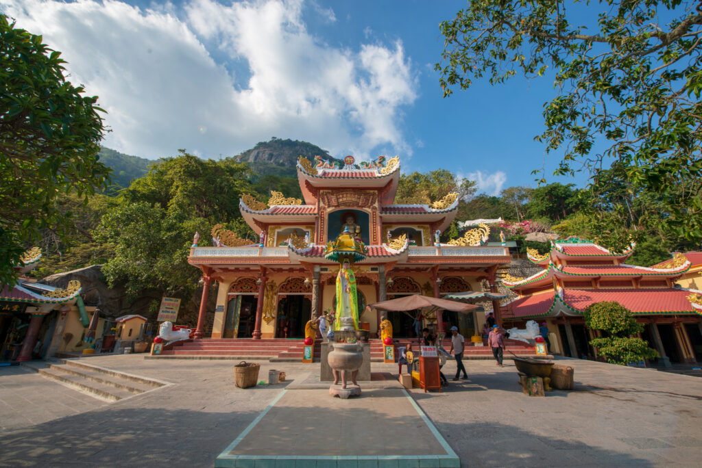 Không gian linh thiêng tại chùa Bà