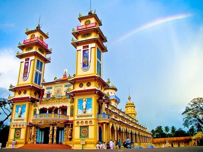 Tòa Thánh Tây Ninh là biểu tượng của đạo Cao Đài.
