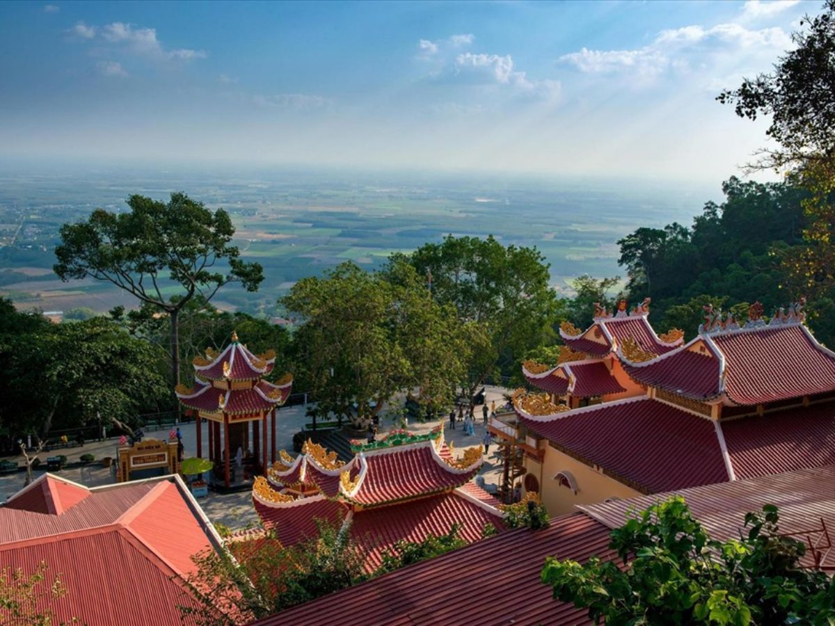 Tây Ninh có sức hút du lịch lớn với du khách trong và ngoài nước.