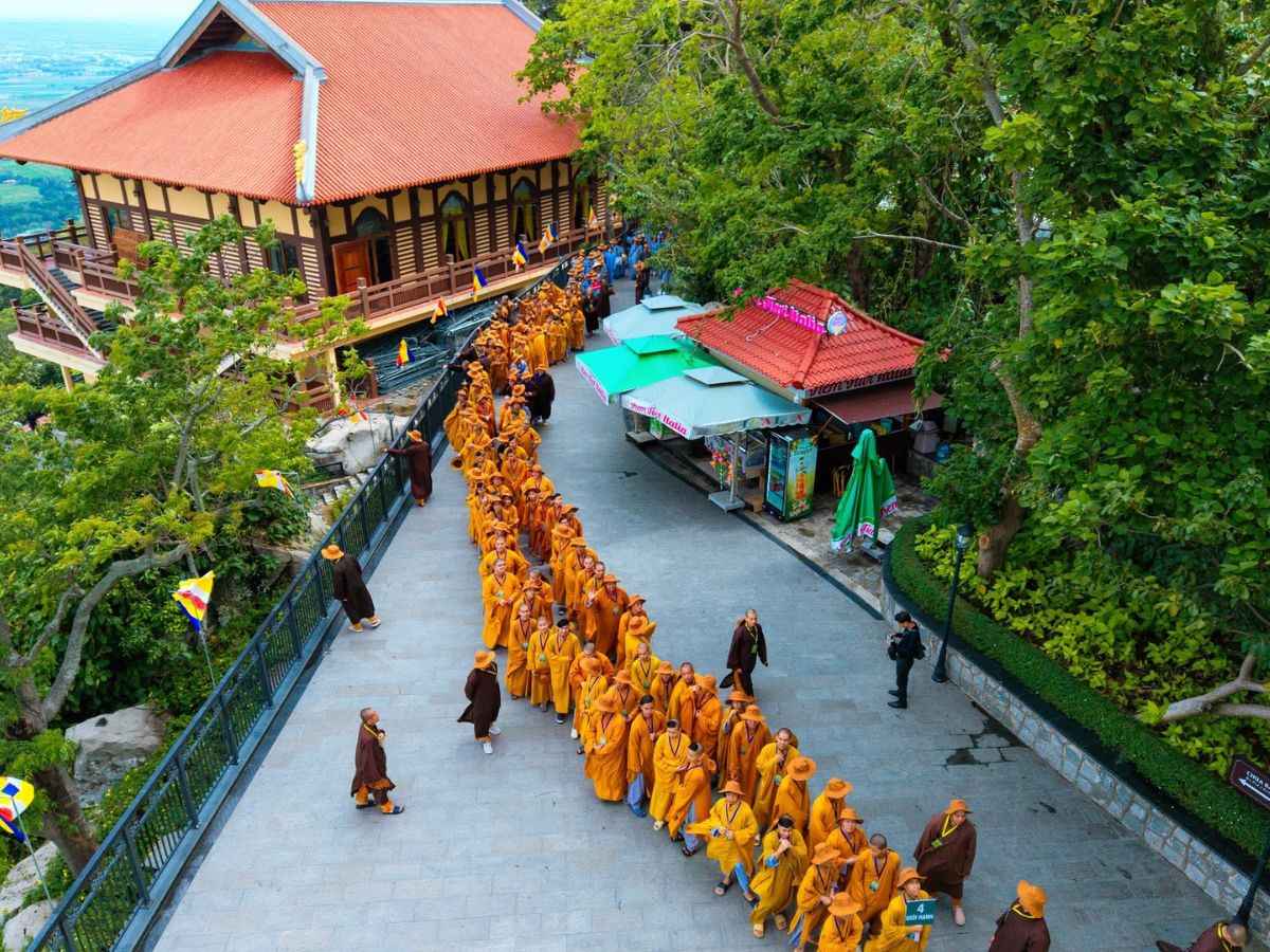 Lịch trình 2 ngày 1 đêm giúp đoàn Phật tử chiêm bái thư thả và trọn vẹn hơn