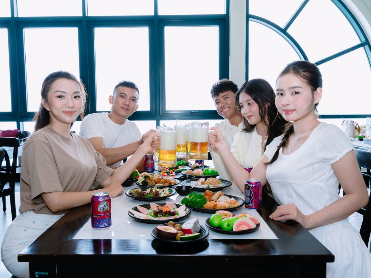 Du khách sắp xếp lịch trình phù hợp để khám phá ẩm thực Bà Đen.