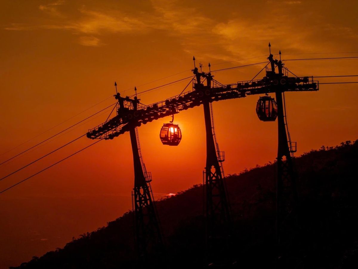 Săn hoàng hôn lãng mạn tại núi Bà Đen.