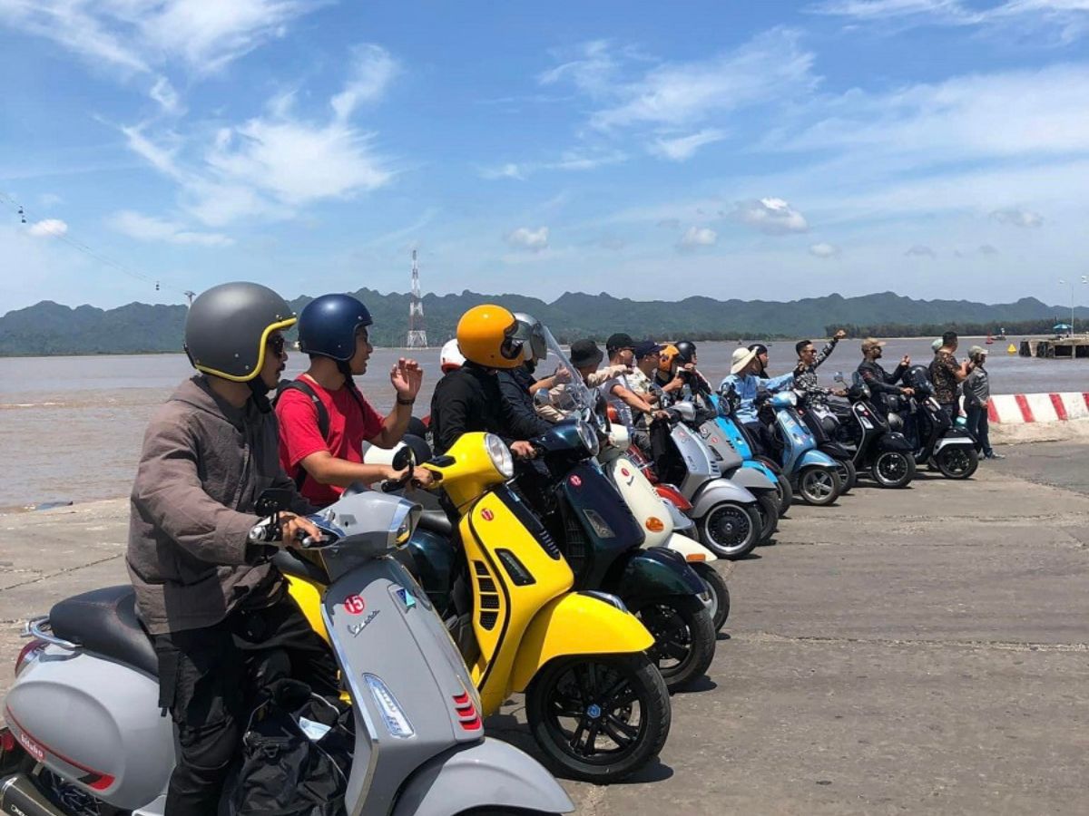 Nên thuê xe máy ở Cát Bà nếu bạn muốn chủ động khám phá đảo