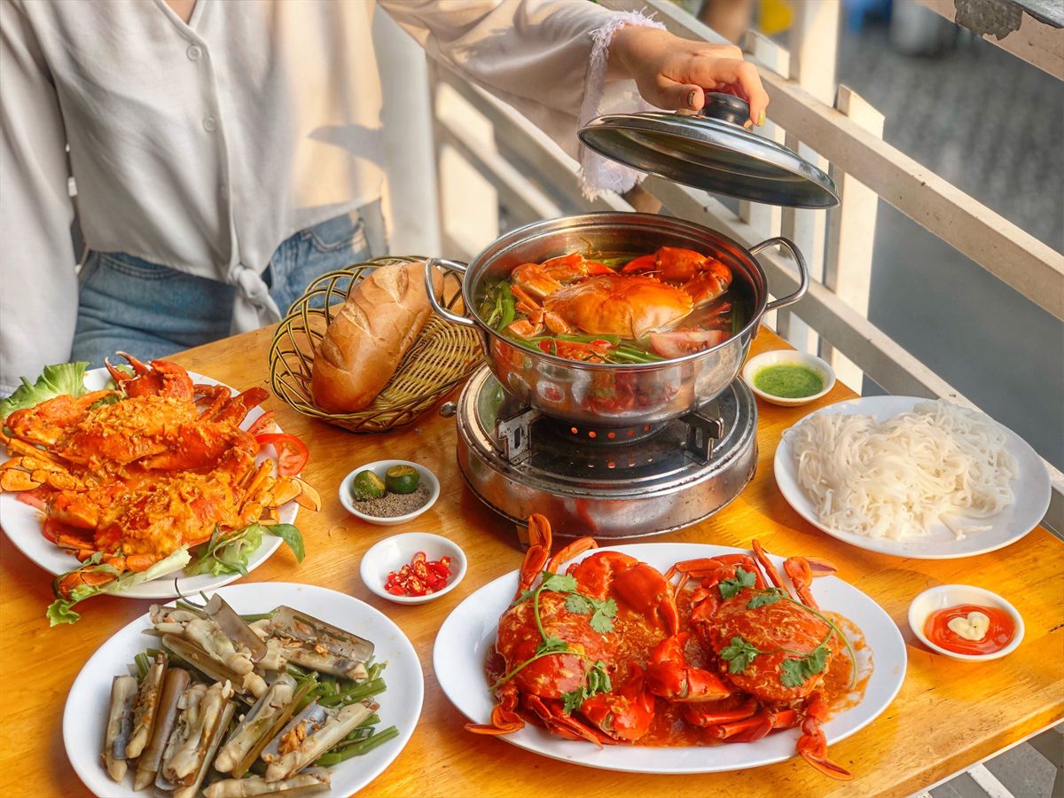 Nhà Hàng Hải Yến là địa chỉ thưởng thức hải sản nổi tiếng tại Cát Bà