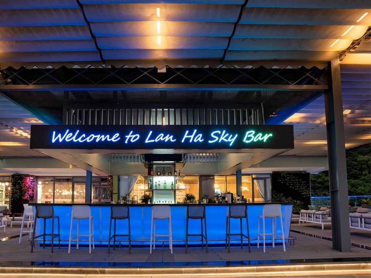 Flamingo Cát Bà Beach Resort là sự kết hợp nghỉ dưỡng với trải nghiệm rooftop