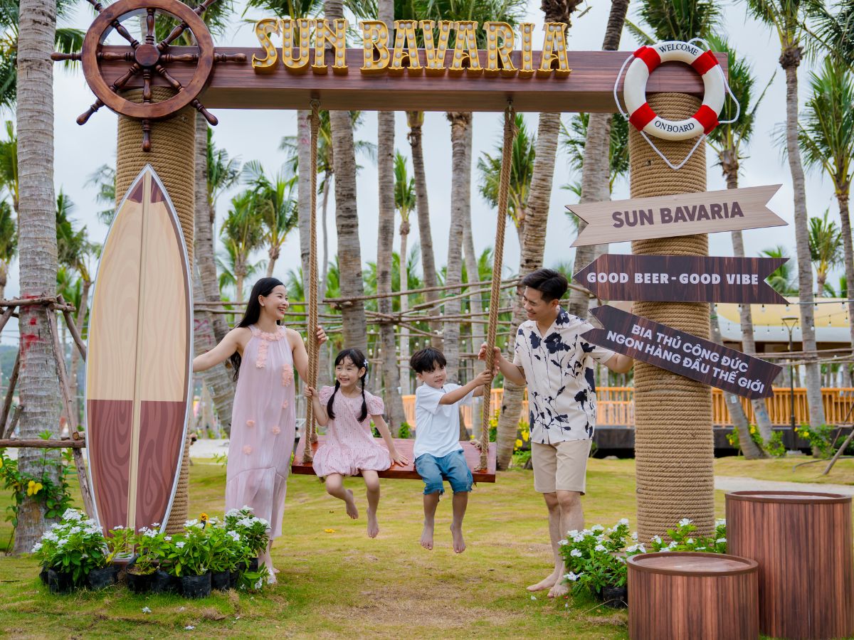 Sun Bavaria Cat Ba mang đến thêm không gian ẩm thực và giải trí bên vịnh