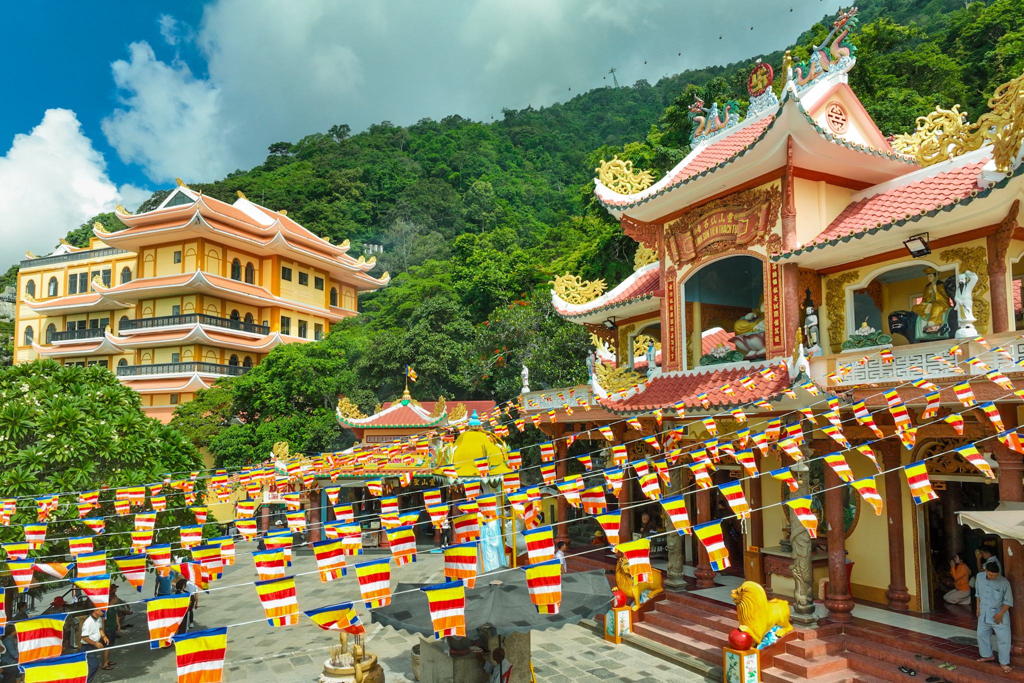 Quần thể chùa Bà linh thiêng nổi tiếng với người dân Tây Ninh