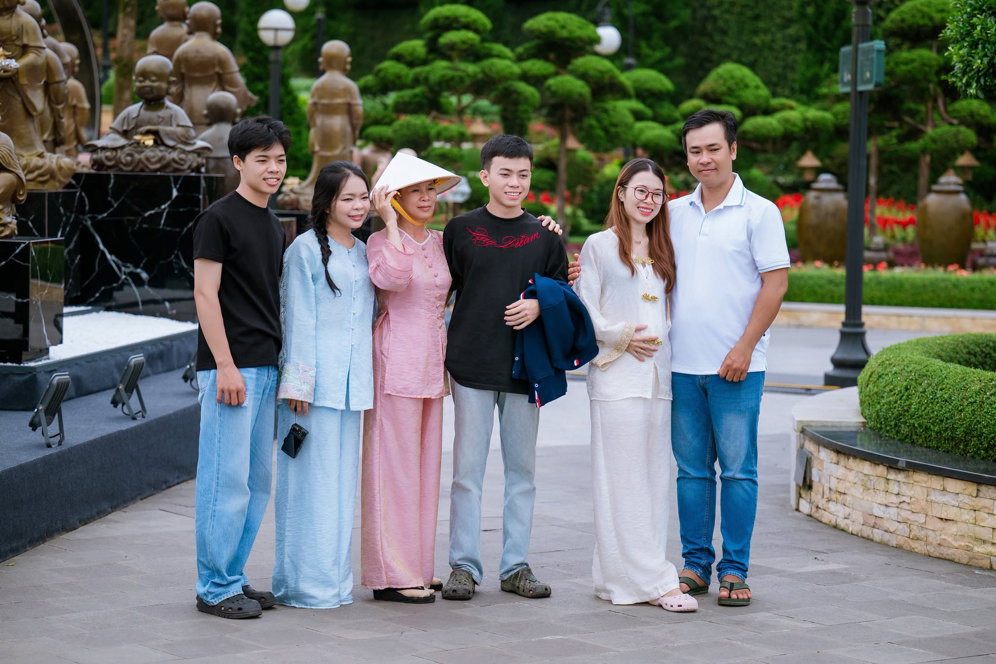 Chia sẻ hình ảnh check-in cùng người thân tại Núi Bà Đen để có cơ hội nhận những phần quà ý nghĩa nhân dịp 20/10