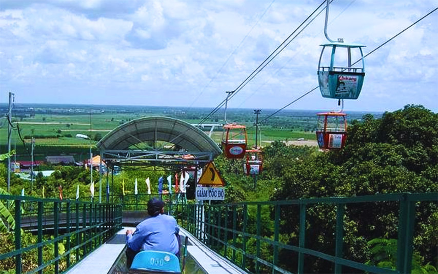 Khám phá tất tần tật về máng trượt núi Bà Đen