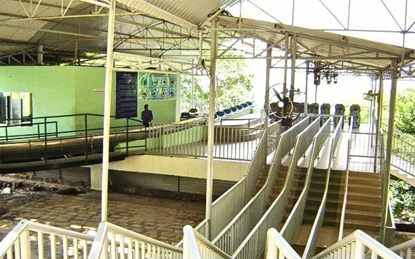 Khu vực bên trong Ga xe trượt ống