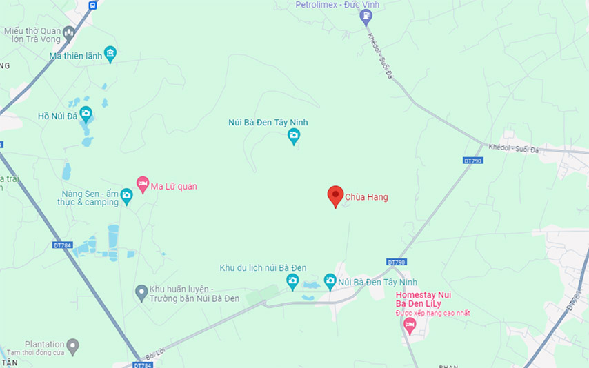 Chùa Hang nằm trong hệ thống chùa trong khu du lịch núi Bà Đen