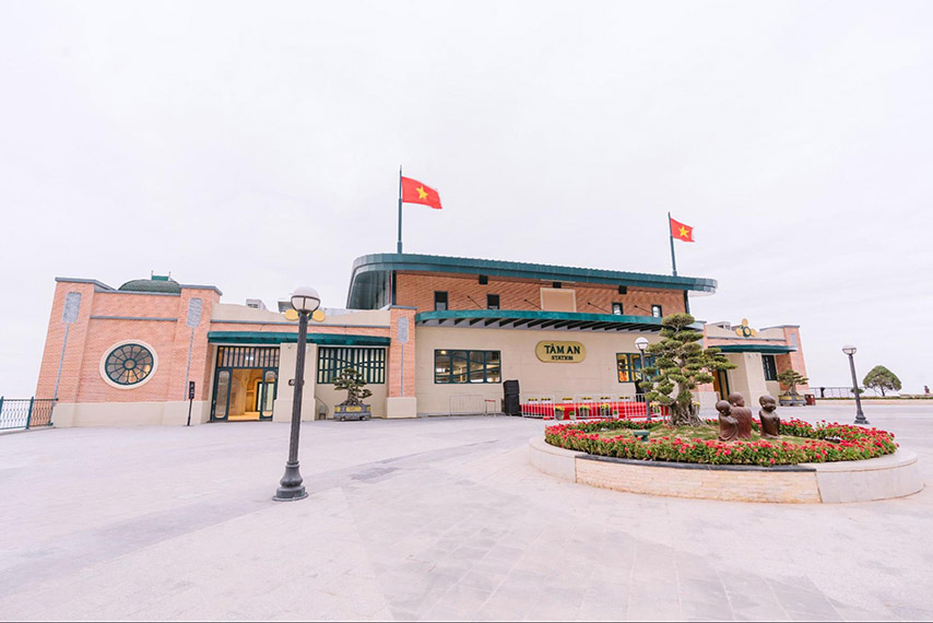 Toàn cảnh nhà ga Tâm An trên đỉnh núi Bà Đen