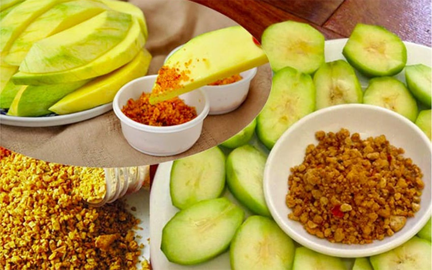 Muối tôm Tây Ninh là gia vị không thể thiếu khi ăn hoa quả (Nguồn: Internet)