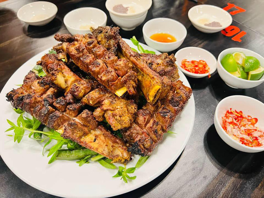 Người dân Tây Ninh chế biến bò tơ thành nhiều món ăn hấp dẫn như sườn cây nướng, thăn nội bò tơ nướng tảng… (Nguồn: Internet)