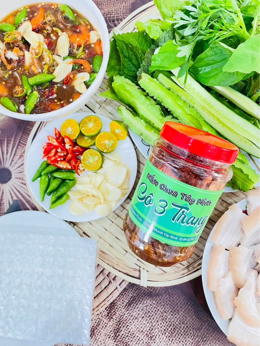 Bao bì mắm chua cô 3 Trang (Nguồn: Internet)