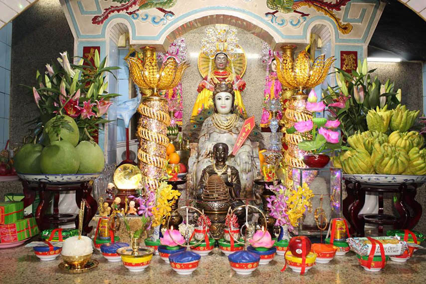 Linh Sơn Thánh Mẫu được thờ cúng trang trọng tại núi Bà Đen đến tận ngày nay