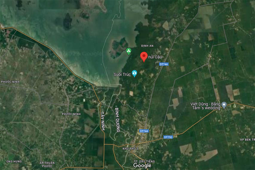 Vị trí thực tế của núi Cậu trên bản đồ vệ tinh (Nguồn: Google Maps)