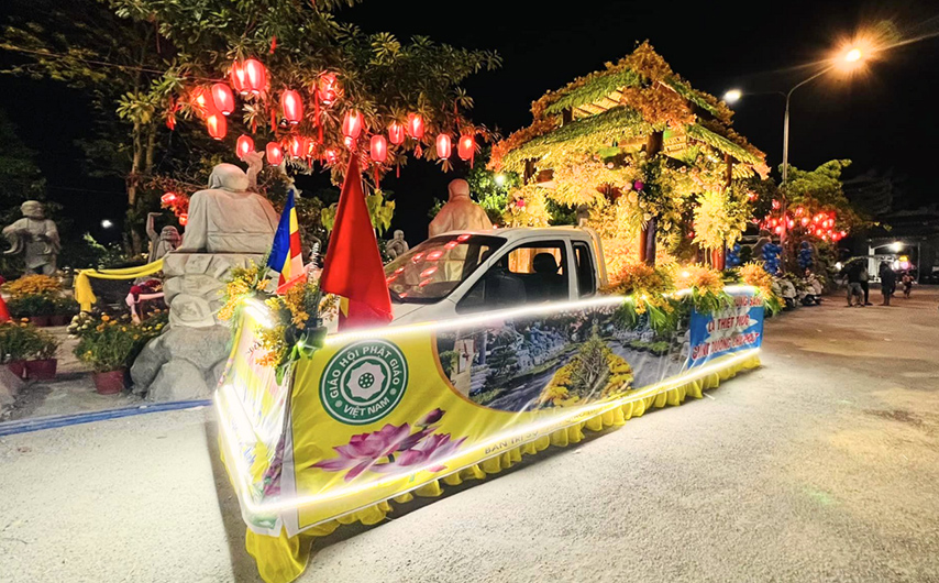 Kiệu rước sắc Quan Thế Âm lộng lẫy trong ngày rằm tháng Hai âm lịch (Nguồn: Internet)