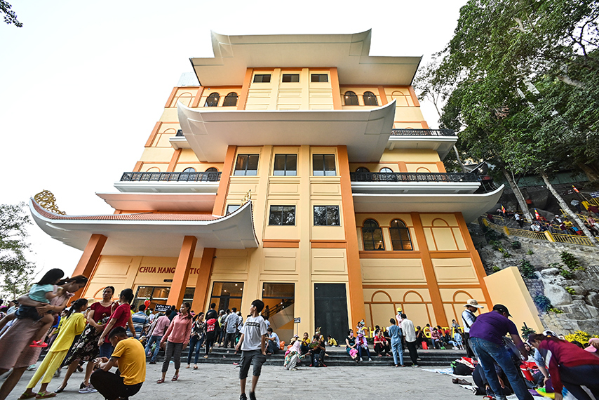 Thiết kế “độc bản” mô phòng kiến trúc Chùa Bà và Chùa Hang của Nhà ga Chùa Hang