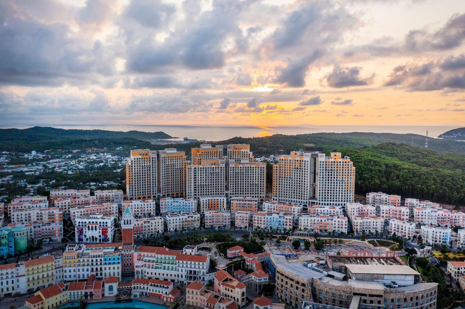 Sun Grand City Hillside Residence