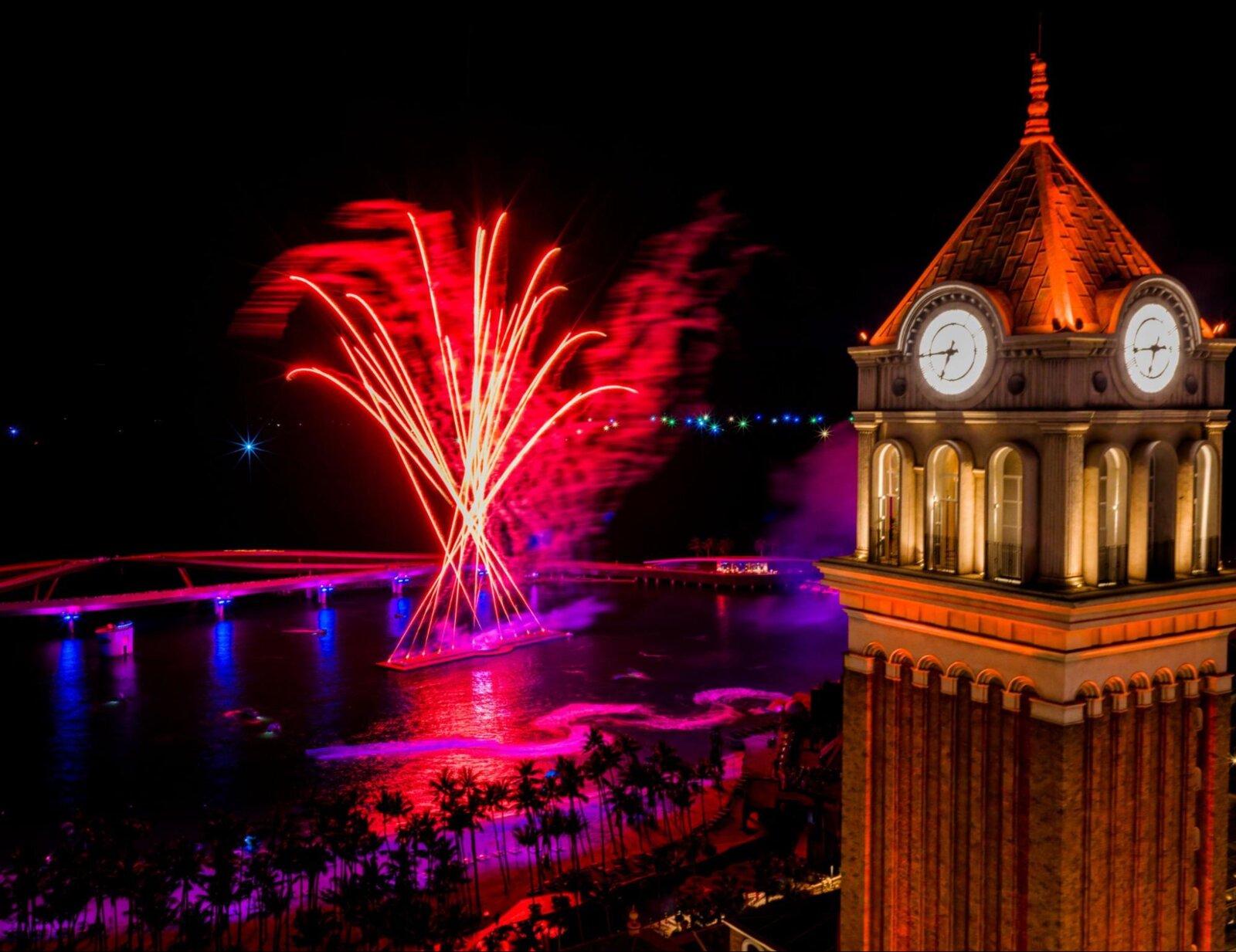 Symphony of the Sea returns, making Phu Quoc the only island with two fireworks shows every night.